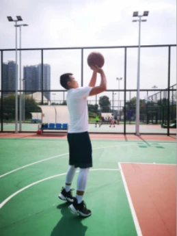 如何利用智能娱乐设备创建有趣的篮球训练挑战_0